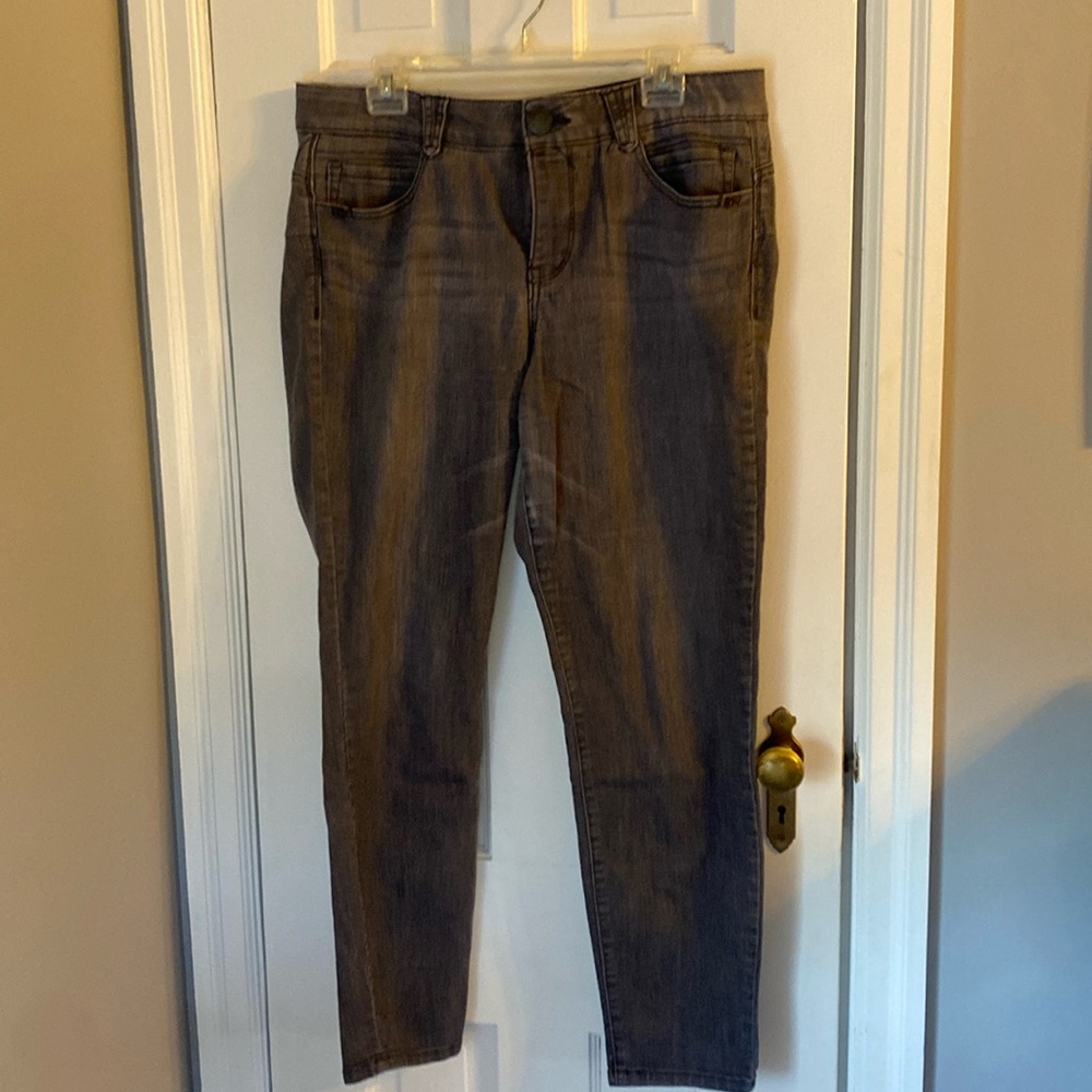 Democracy Size 14 light gray jean. Skinny leg